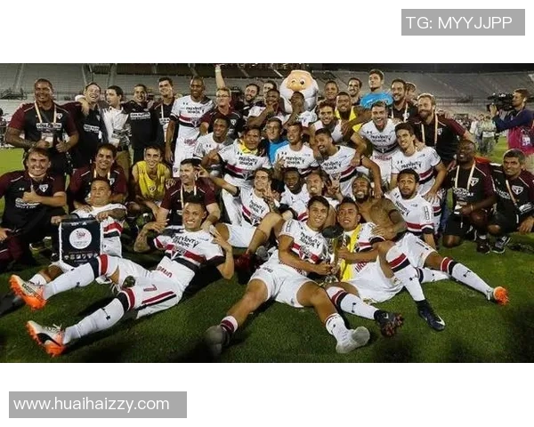 基于球员评分与核心数据的对比分析探讨球队表现与个人贡献